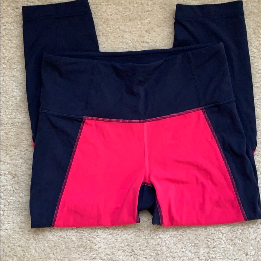Athleta Two Tone Powervita Capri